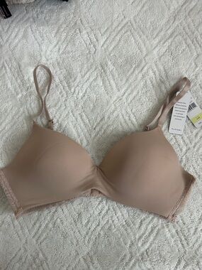 Natori. Drama soft cup Bra. 34B